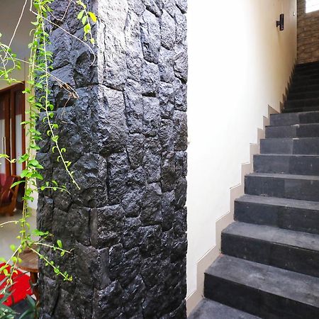 D'Astri Guesthouse Sanur Redpartner 丹帕沙 外观 照片